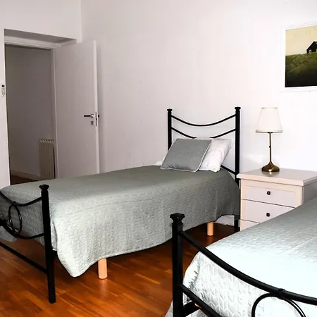 Διαμέρισμα Termini *