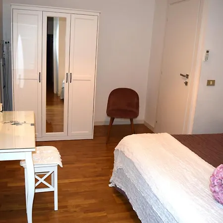 Διαμέρισμα Termini *